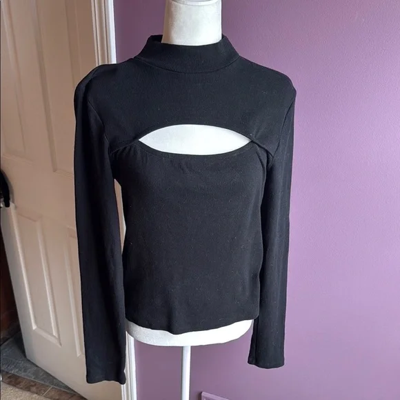 Gap GAP Black Cut Out Long Sleeve Top blouse Short size large - Picture 2 of 5